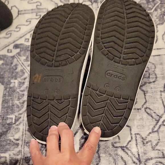 Black Crocs - Picture 7 of 8